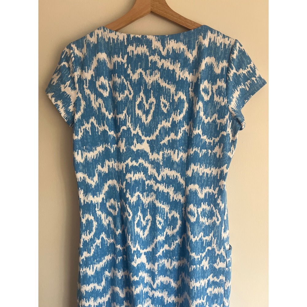 J. McLaughlin Catalina Cloth Sheath Dress Size Medium Blue Ikat Print S/s - Picture 5 of 6